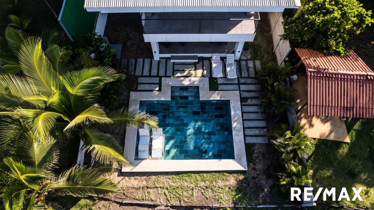TIVIVES Exceptional Beachfront four berdoom house plus TWO guest houses, photo 30