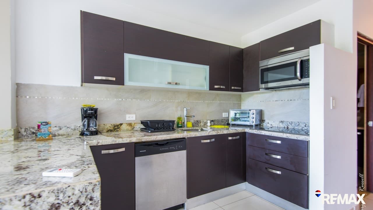Turnkey 2-Bedroom Condo with Lock-Off, photo 12