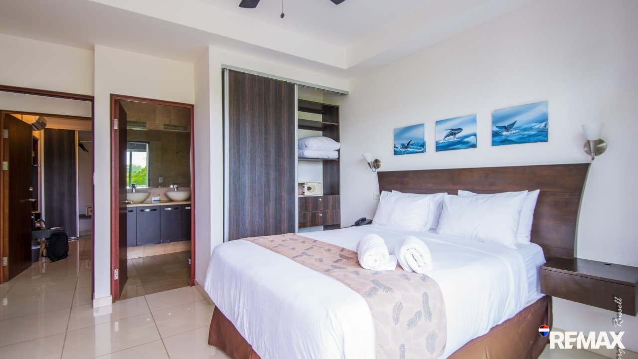 Turnkey 2-Bedroom Condo with Lock-Off, photo 18