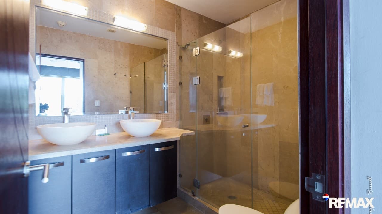 Turnkey 2-Bedroom Condo with Lock-Off, photo 22