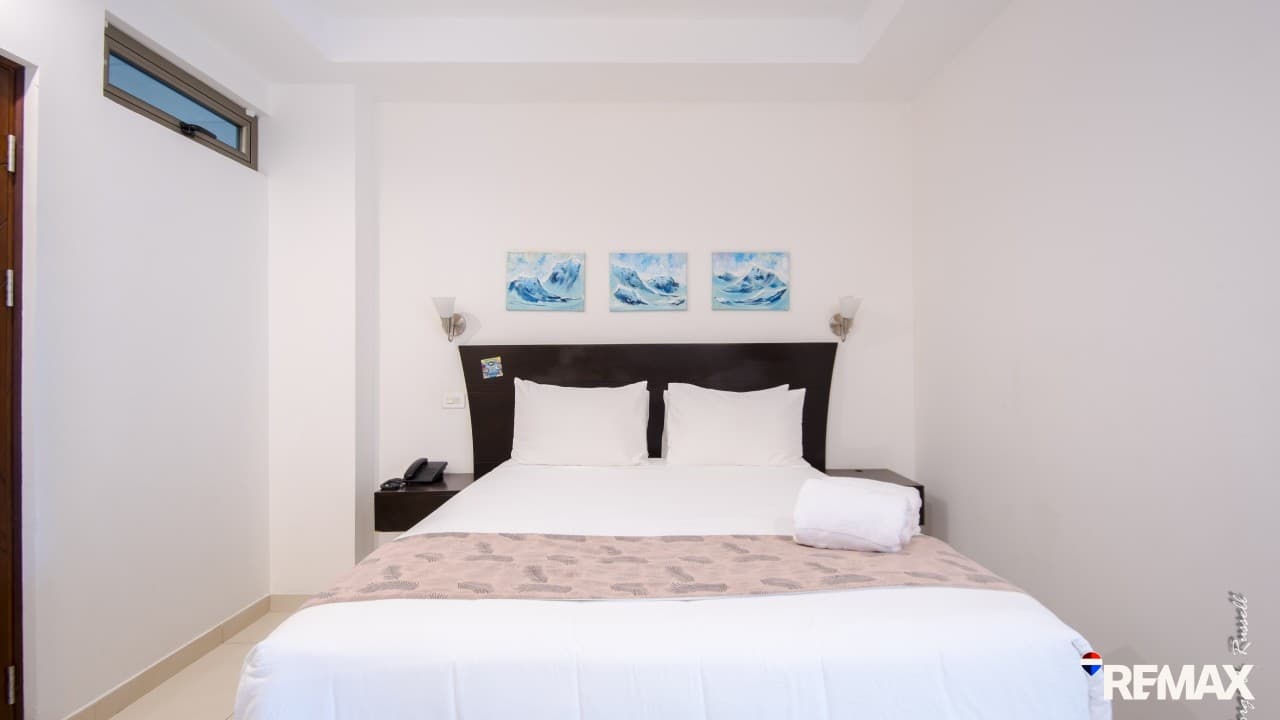 Turnkey 2-Bedroom Condo with Lock-Off, photo 2