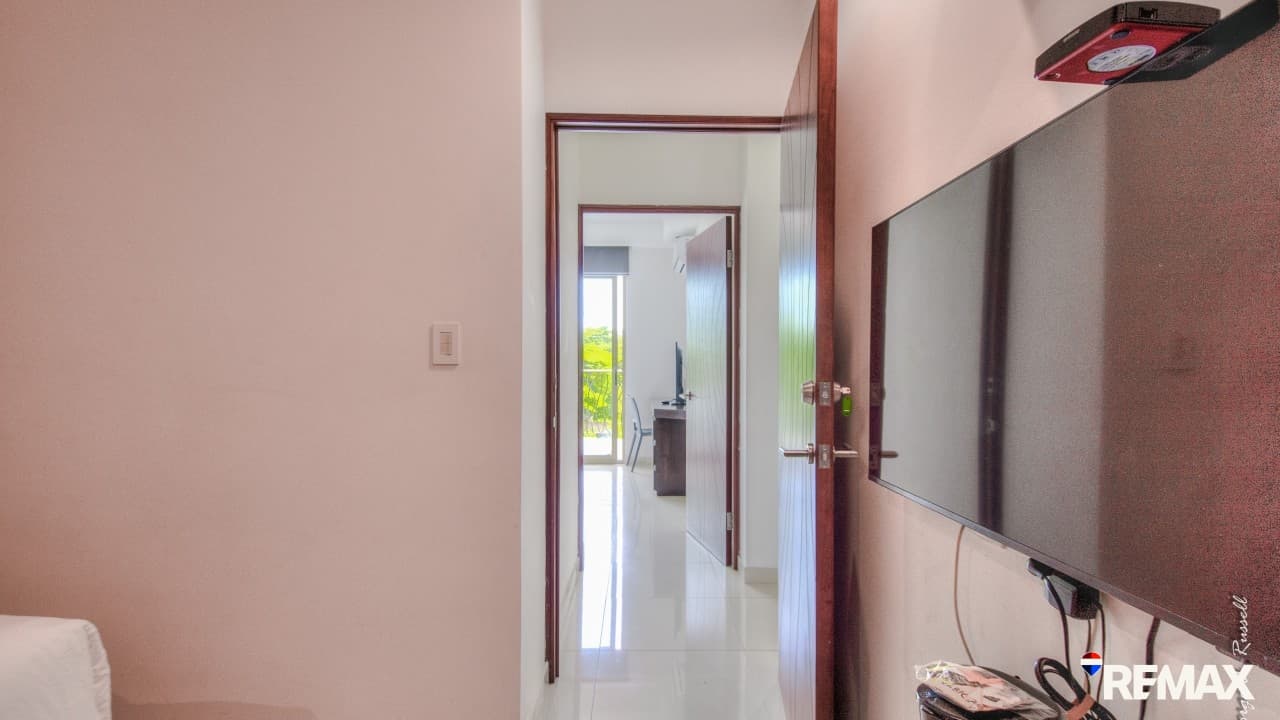 Turnkey 2-Bedroom Condo with Lock-Off, photo 7