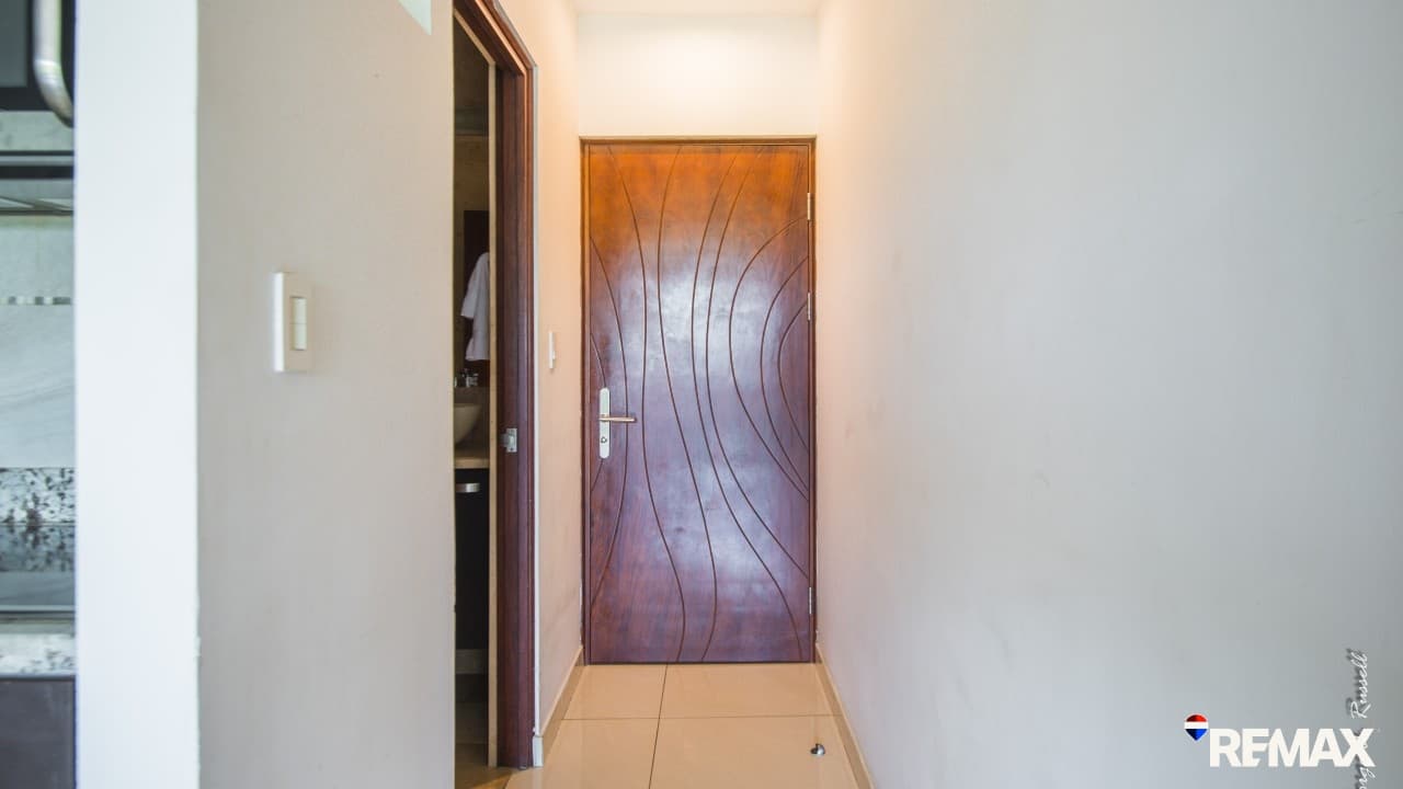 Turnkey 2-Bedroom Condo with Lock-Off, photo 8