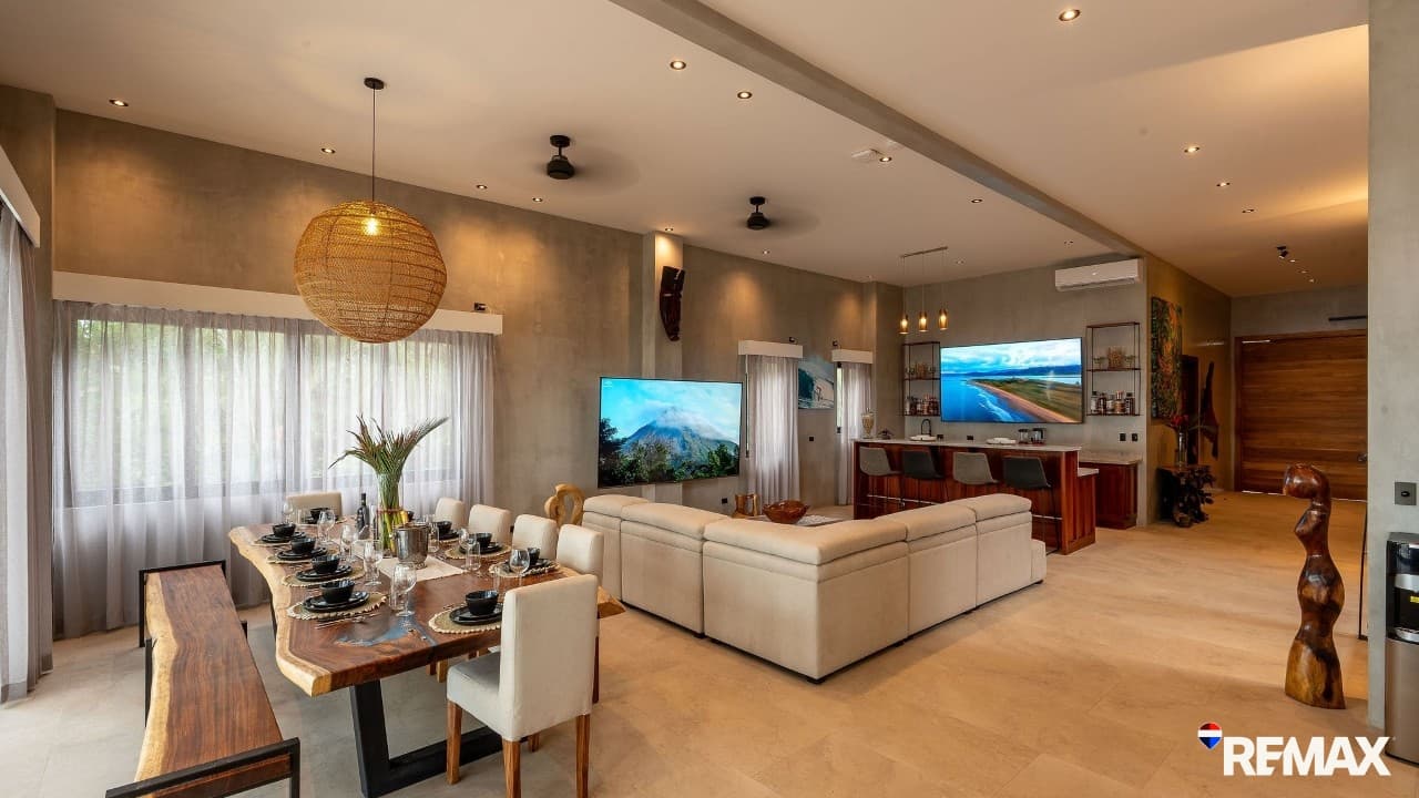 Oceanfront Luxury Home, photo 7