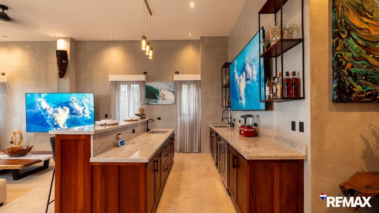 Oceanfront Luxury Home, photo 9
