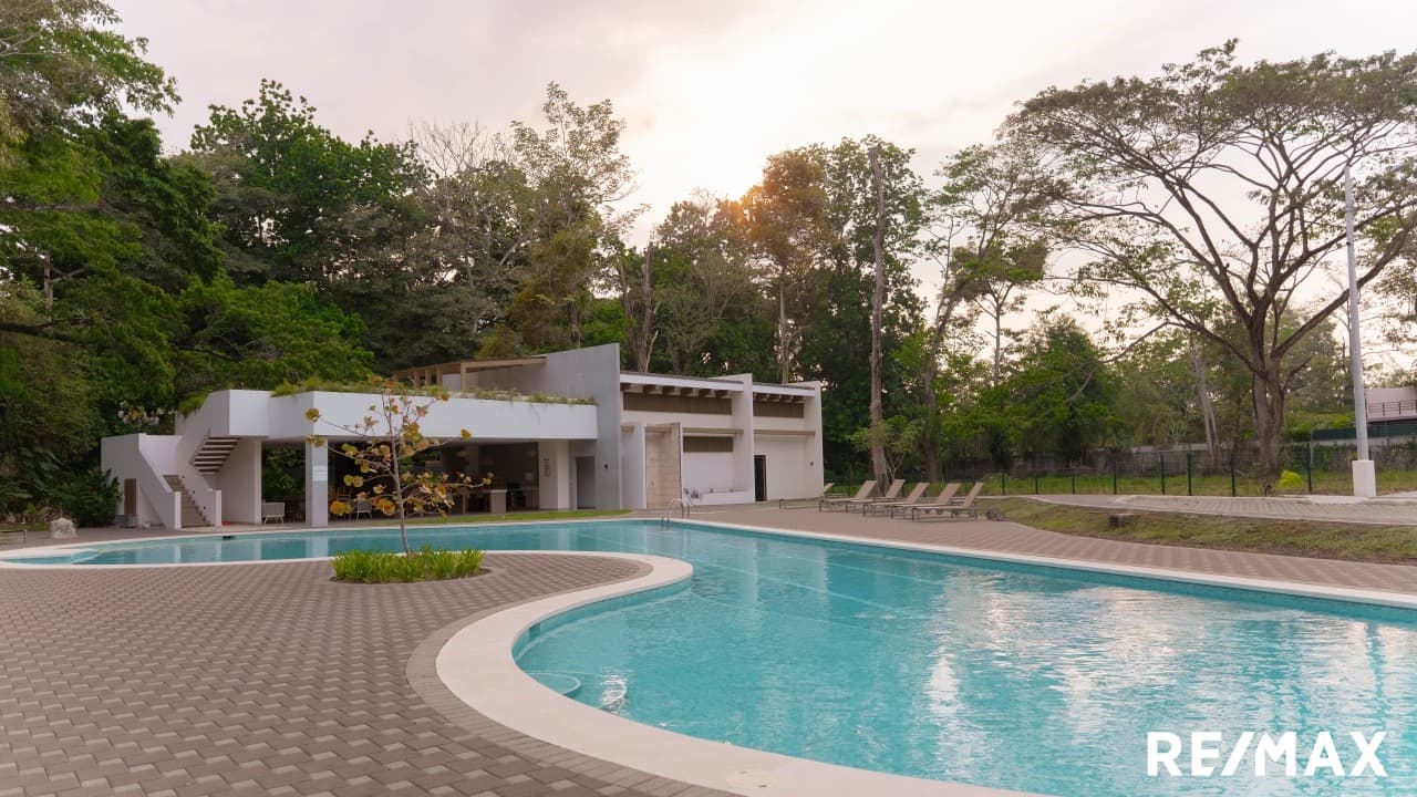Gated Turnkey Coastal Escape, photo 3