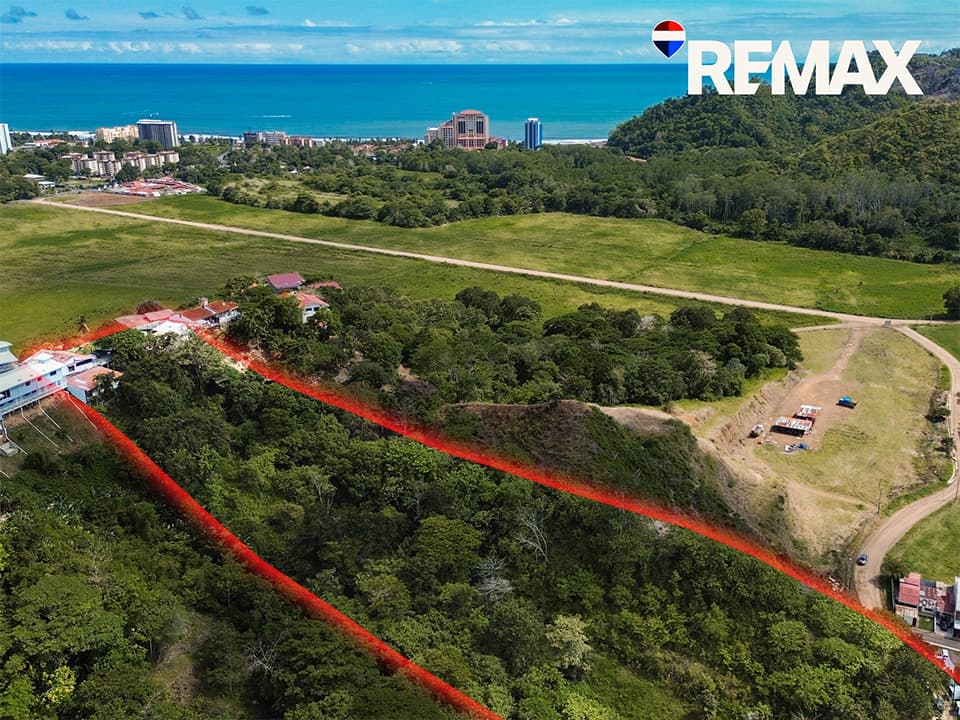 Highest Estate in Jaco – 2.5 Acres & 3 Separated Units