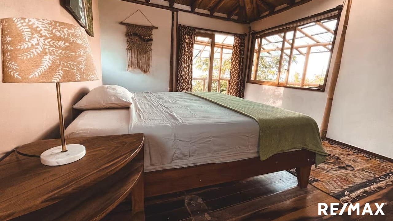 Oceanview Multi-Home Property, photo 8