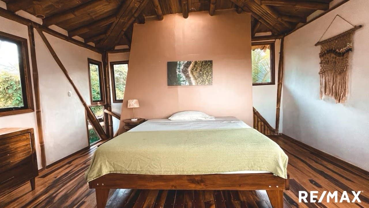 Oceanview Multi-Home Property, photo 9