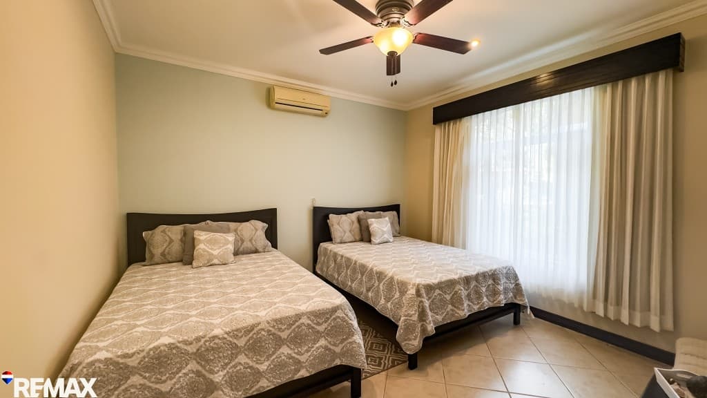 Spacious 3-Bedroom Condo I Pacific Sun, photo 16