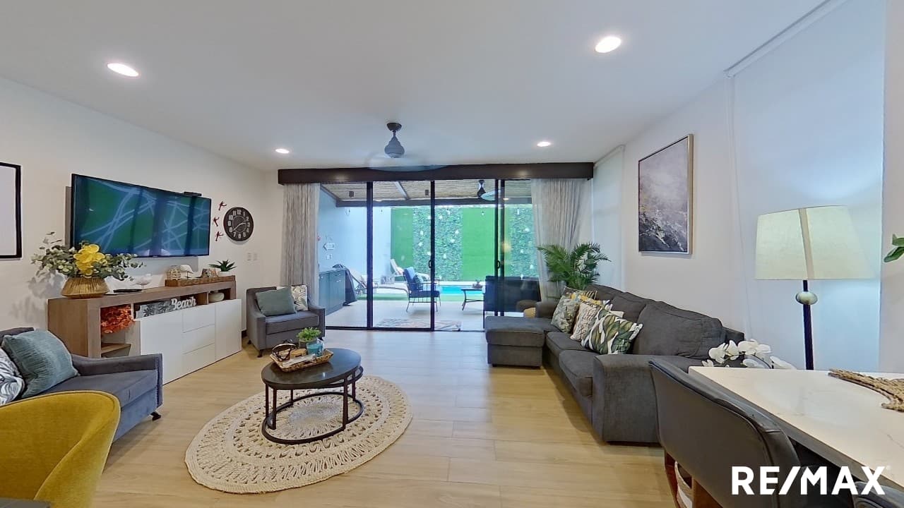 Modern Home | Beach walking distance, photo 9