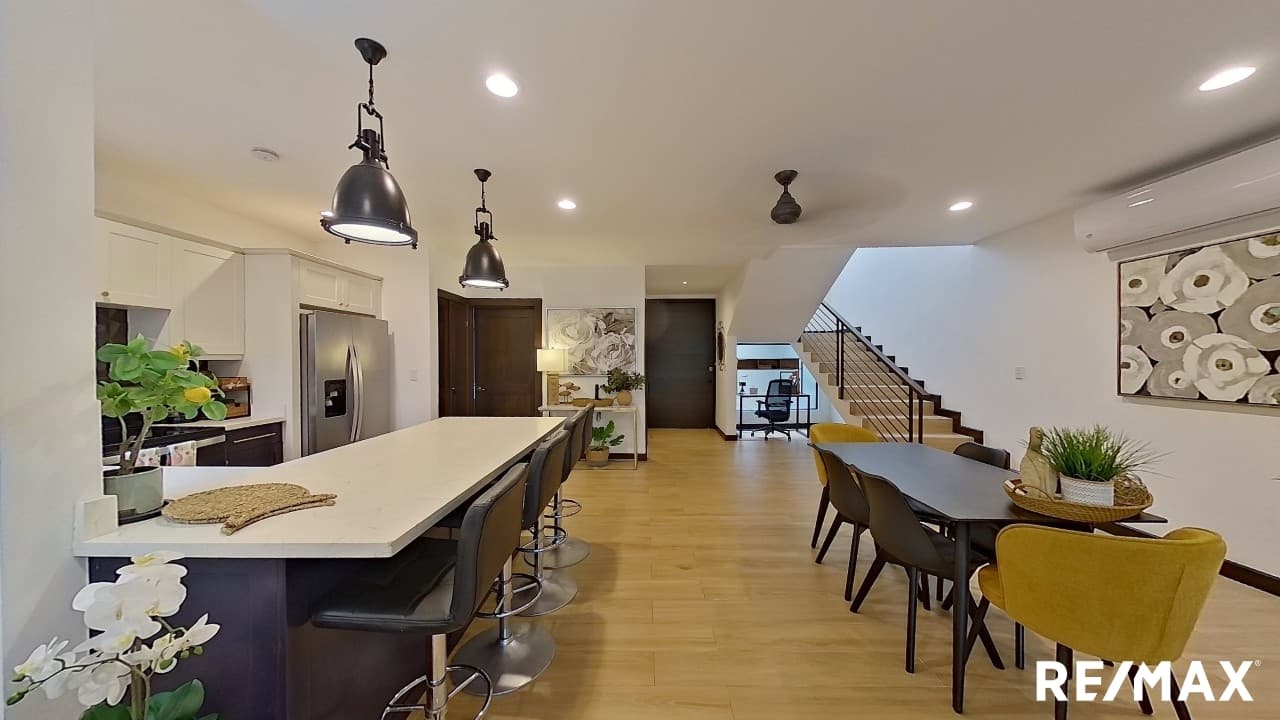 Modern Home | Beach walking distance, photo 10