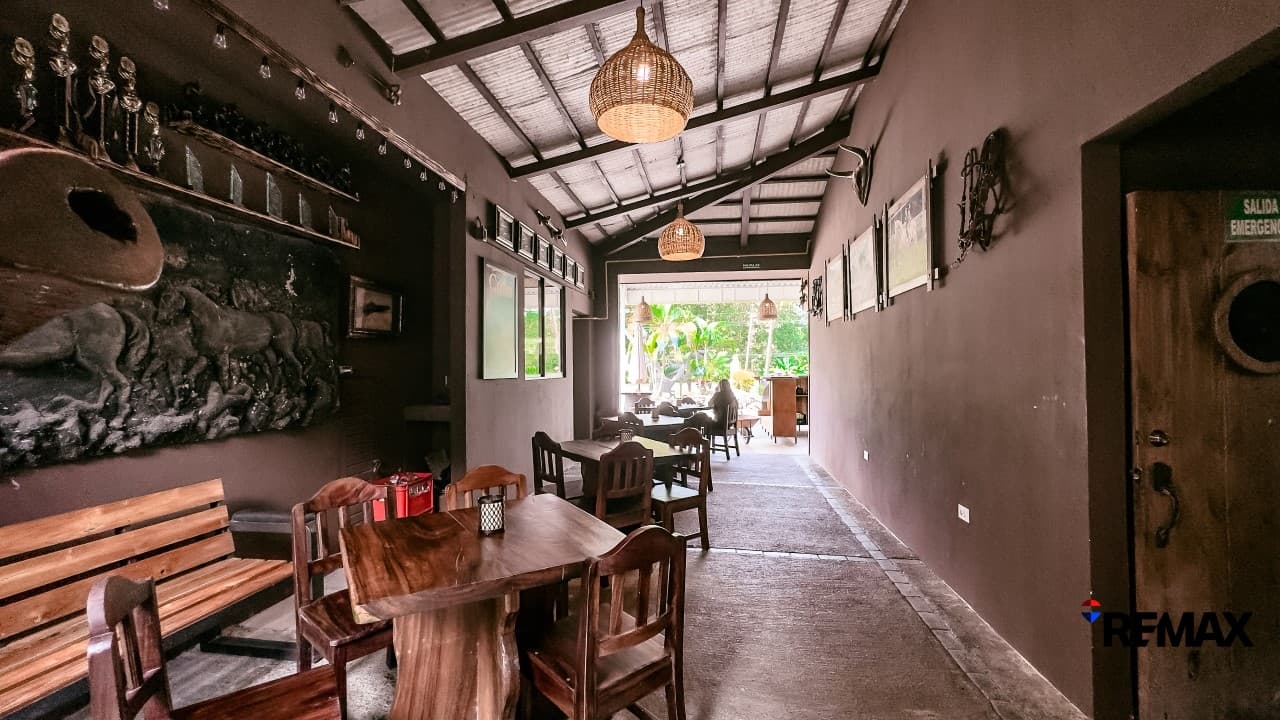 Turnkey Mixed-Use Investment Property, photo 11
