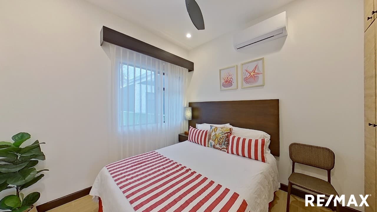 Modern Home | Beach walking distance, photo 19