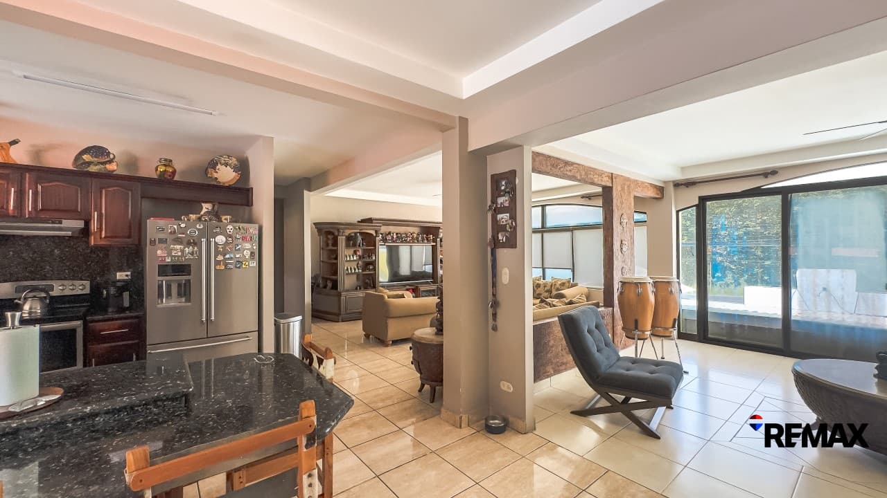 Turnkey Mixed-Use Investment Property, photo 18
