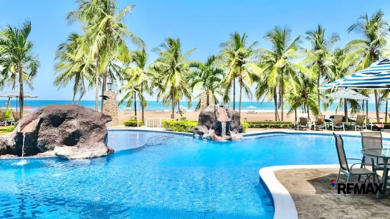 Beachfront Condo in Jacó Paradise, photo 14
