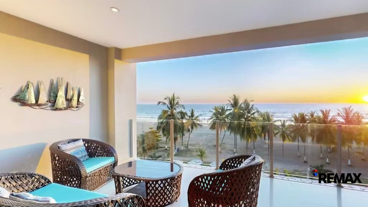 Beachfront Condo in Jacó Paradise