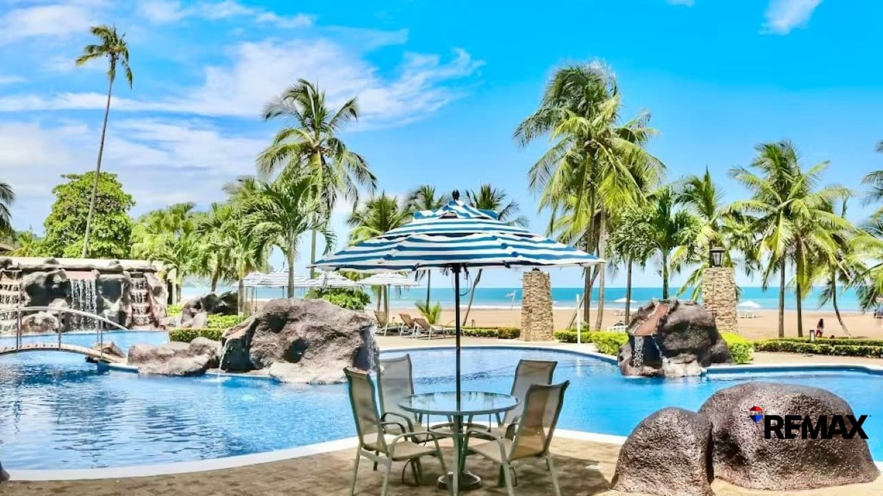 Beachfront Condo in Jacó Paradise, photo 17