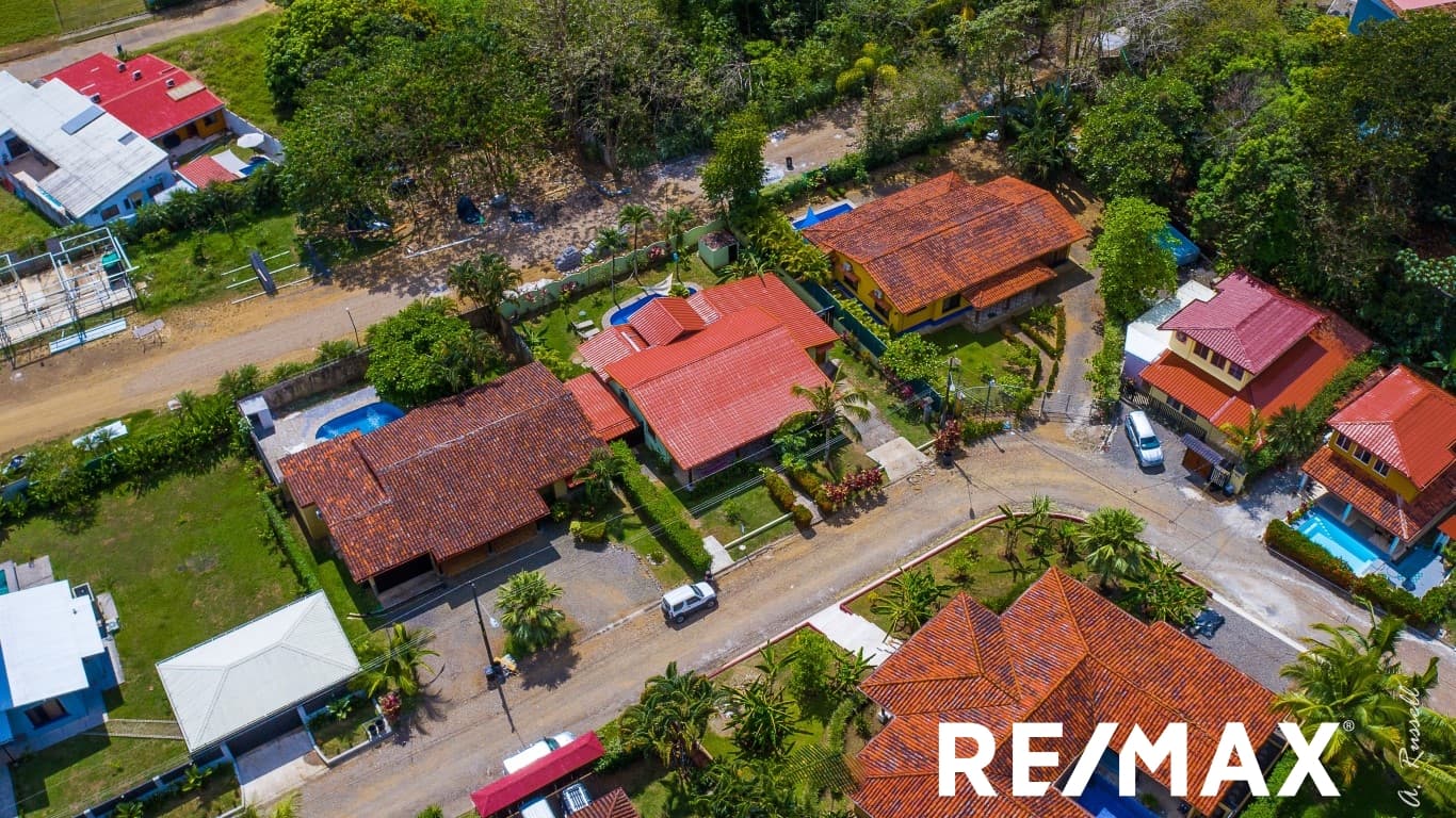 3-Bedroom Tropical Retreat | Private Pool | Opera Salvaje, photo 12