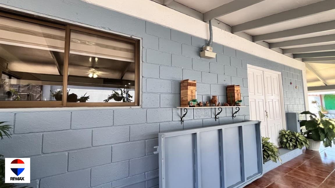 Affordable Downtown Retreat | Private, Quiet, and Convenient Location, photo 3