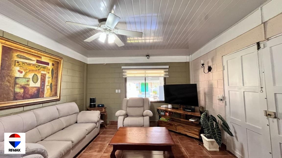 Affordable Downtown Retreat | Private, Quiet, and Convenient Location, photo 4