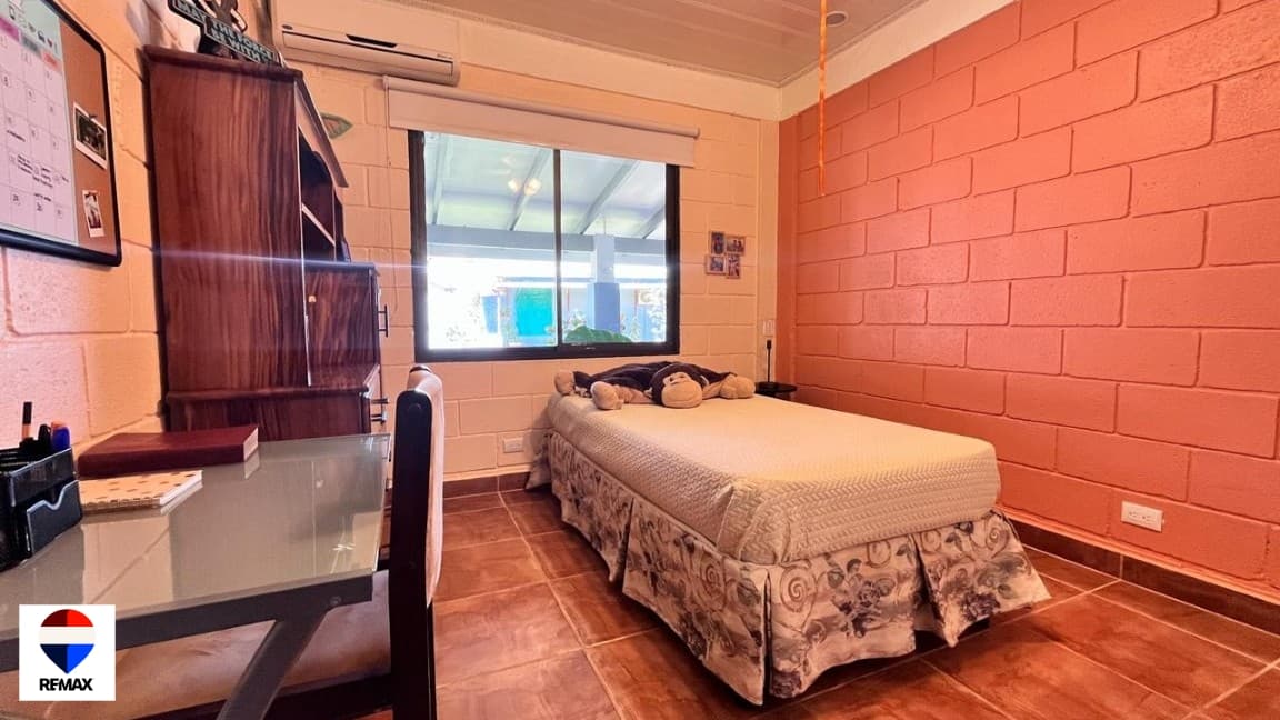 Affordable Downtown Retreat | Private, Quiet, and Convenient Location, photo 5
