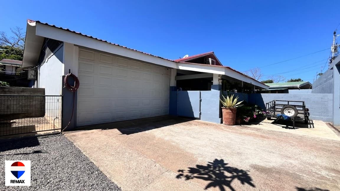 Affordable Downtown Retreat | Private, Quiet, and Convenient Location, photo 8