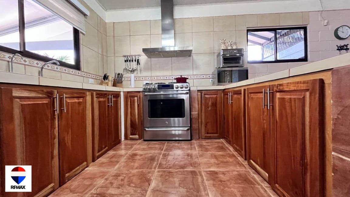 Affordable Downtown Retreat | Private, Quiet, and Convenient Location, photo 17