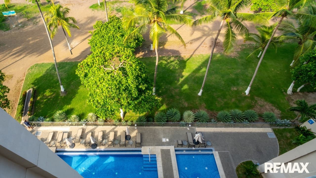 The Palms 7th Floor Oceanfront Condo, photo 12