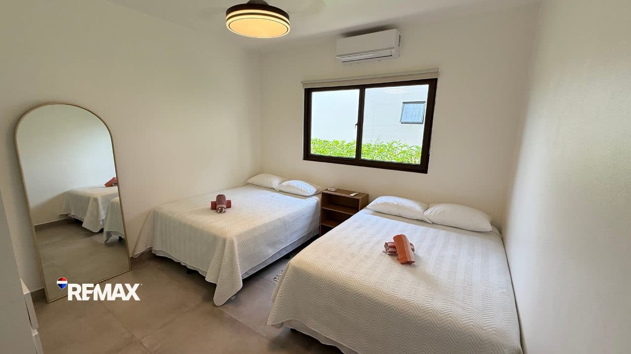 Lakefront Duplex for Sale at Místico, photo 9