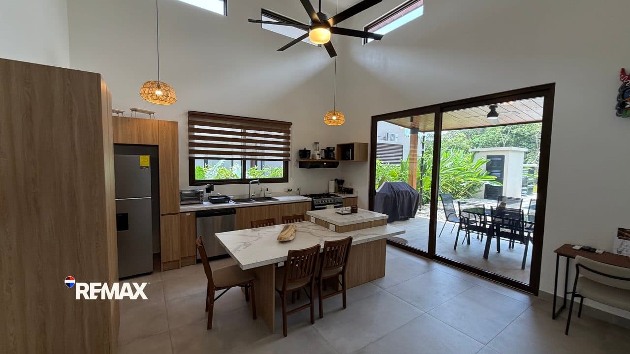Lakefront Duplex for Sale at Místico, photo 12