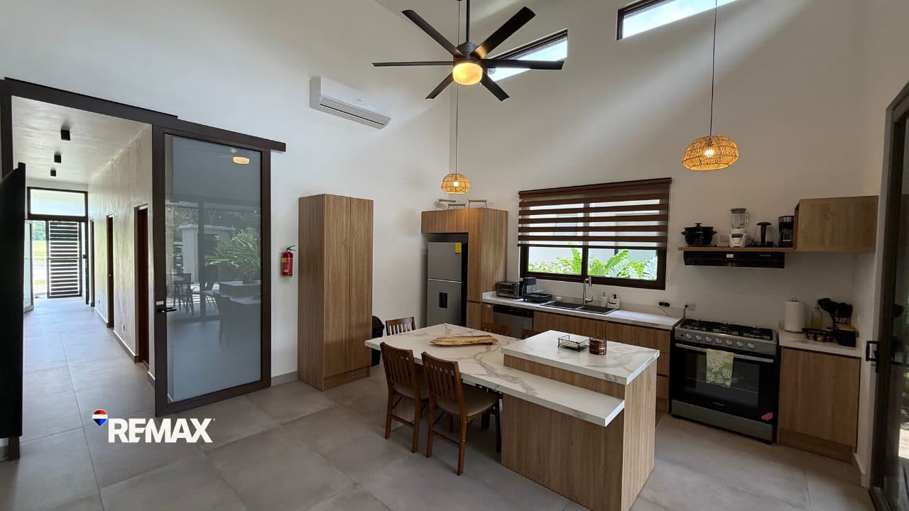 Lakefront Duplex for Sale at Místico, photo 14