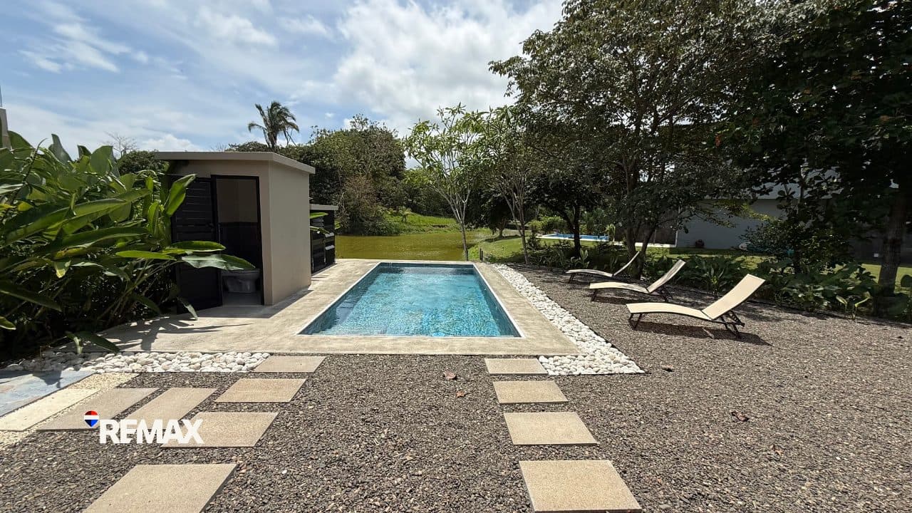 Lakefront Duplex for Sale at Místico, photo 19