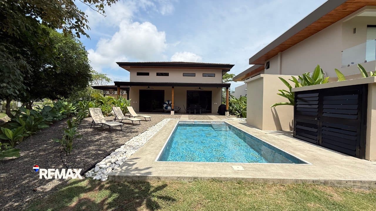 Lakefront Duplex for Sale at Místico, photo 20