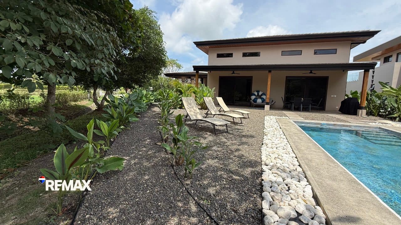 Lakefront Duplex for Sale at Místico, photo 21