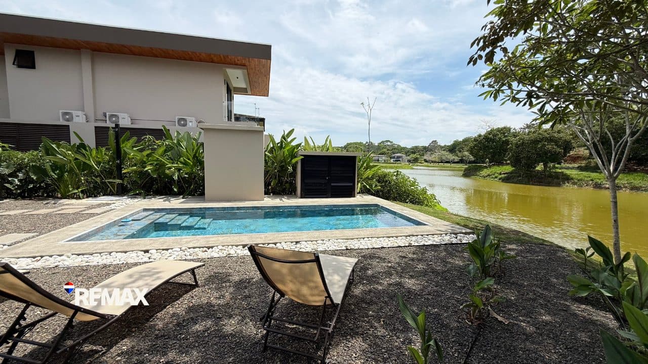 Lakefront Duplex for Sale at Místico, photo 22