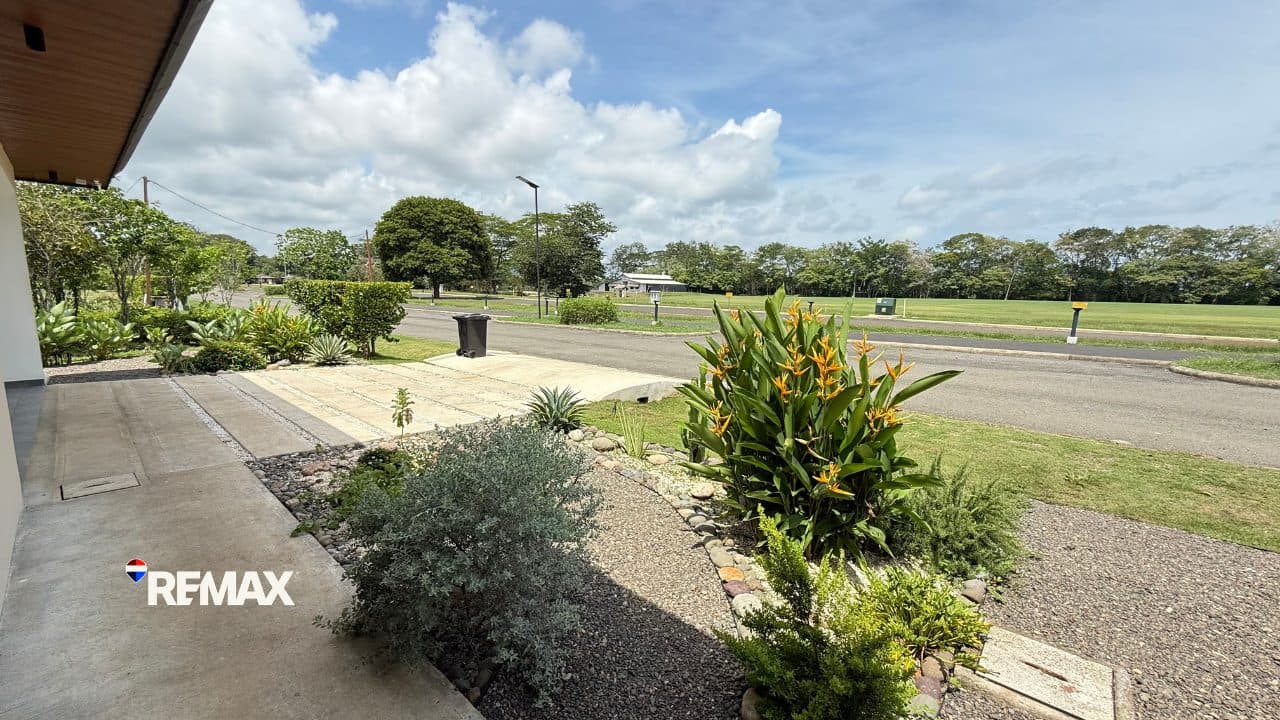 Lakefront Duplex for Sale at Místico, photo 24