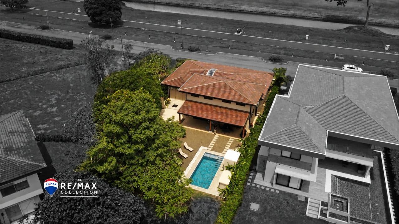 Lakefront Duplex for Sale at Místico, photo 28