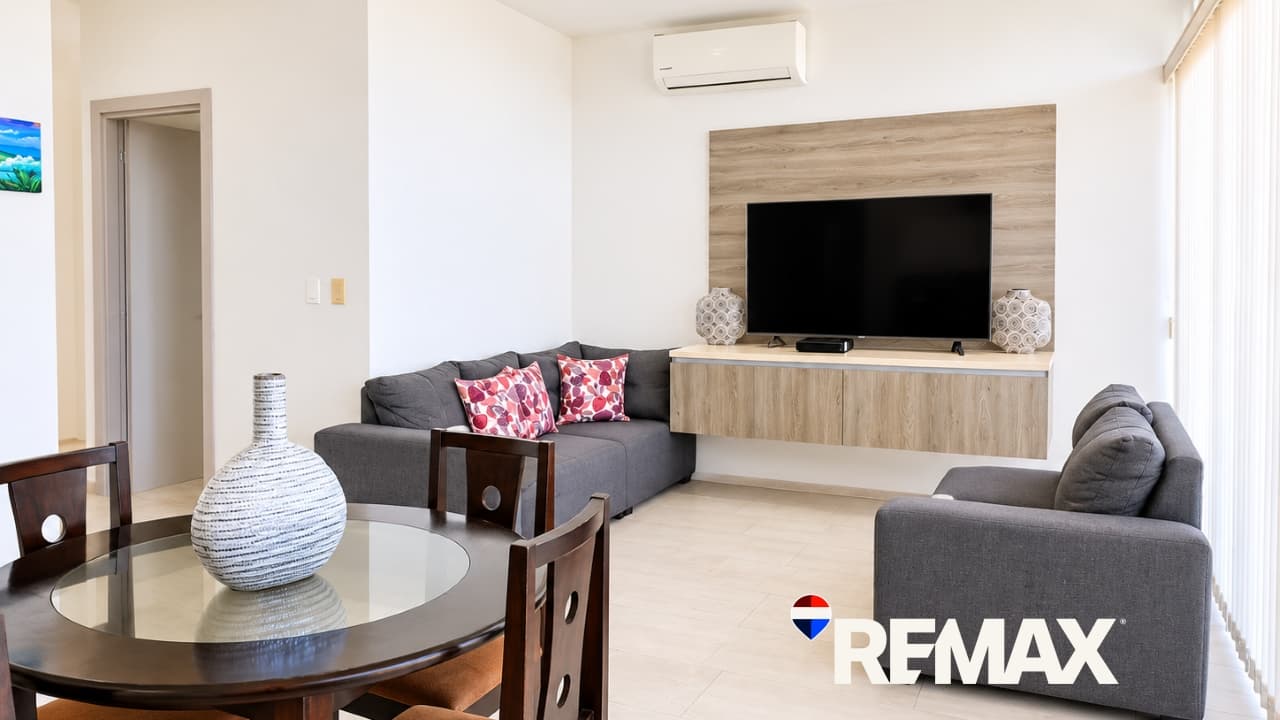 Foresta Opportunity | 2 Bedroom Condo, photo 3