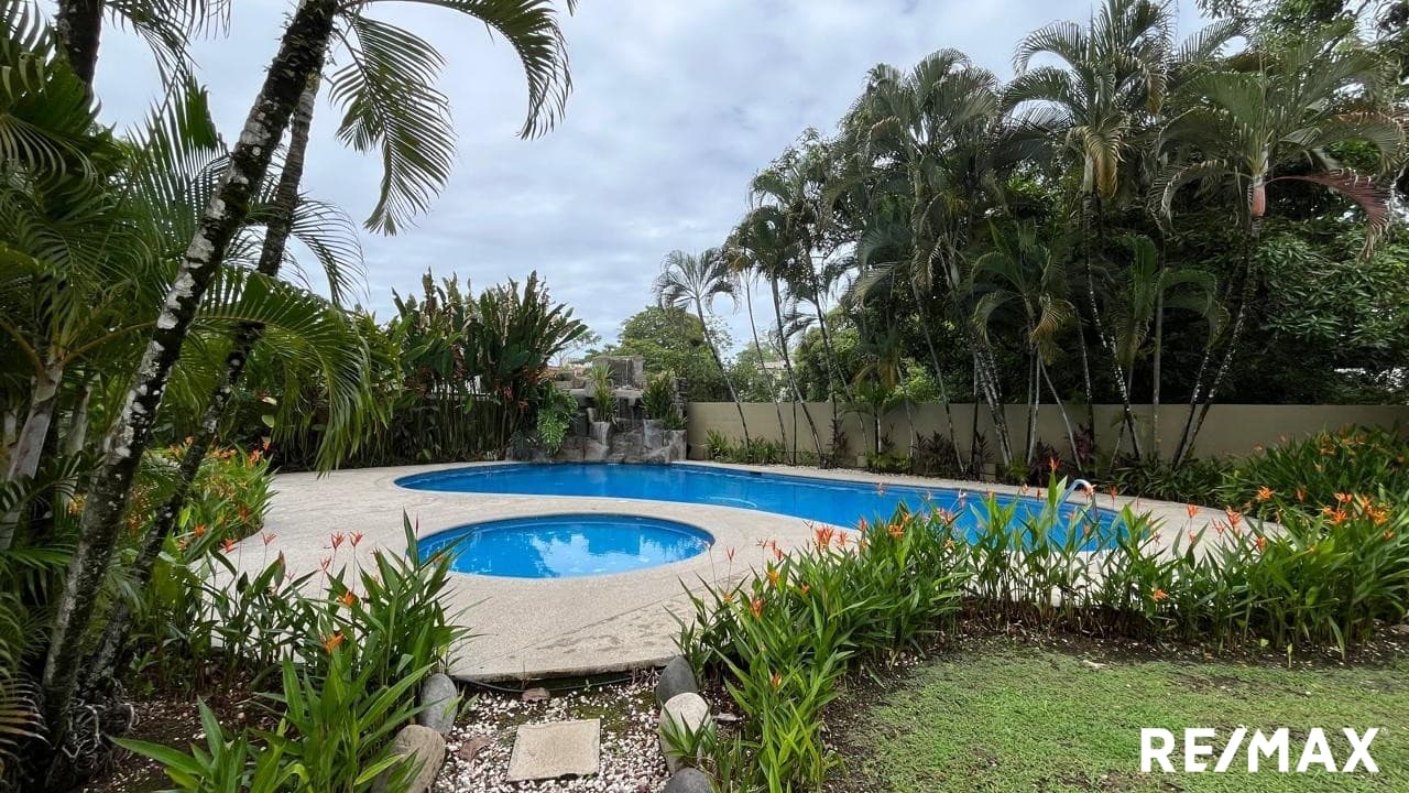 Walk to Beach Condo in Jaco, photo 8
