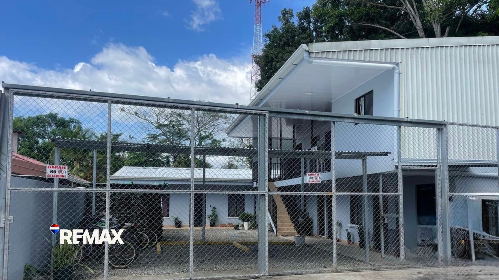 10-Unit Studio Apartment Building in Downtown Jacó, photo 2