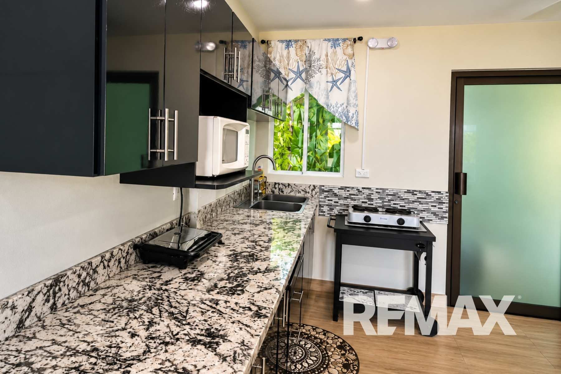 Charming Jacó Apartment Steps from the Beach, photo 27