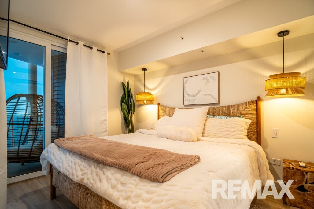 Pacific Point 10th floor 3 Bed w/lock-off, photo 11