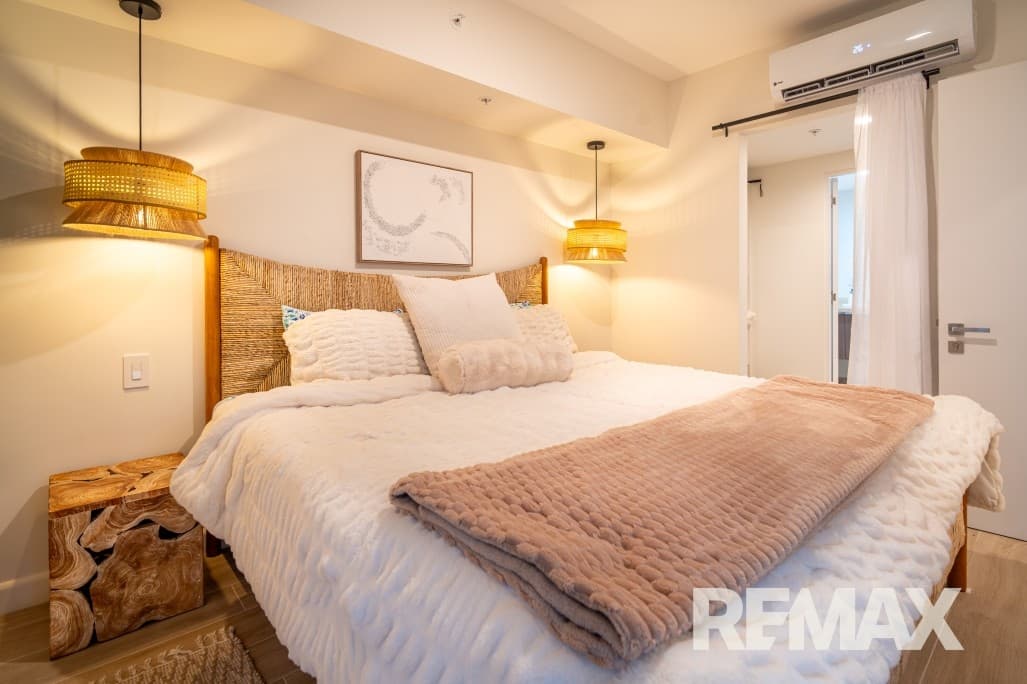 Pacific Point 10th floor 3 Bed w/lock-off, photo 12