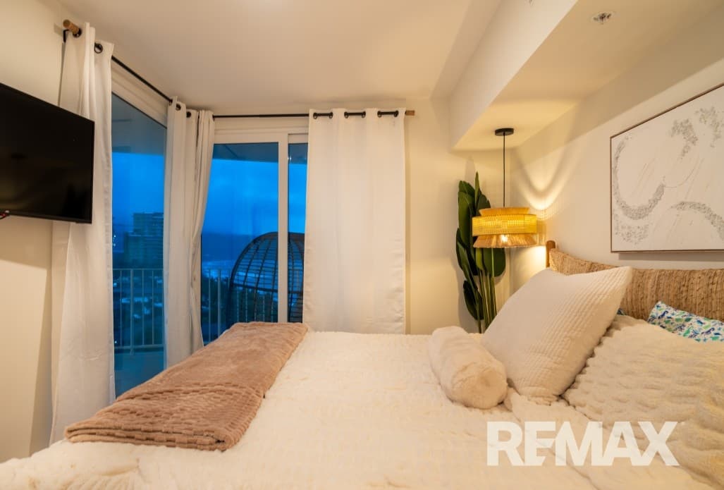 Pacific Point 10th floor 3 Bed w/lock-off, photo 16