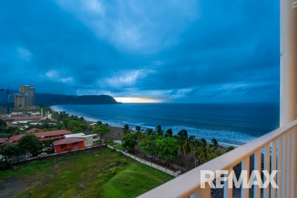 Pacific Point 10th floor 3 Bed w/lock-off, photo 8